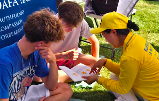 Image for article Bundesstaat New York: Besucher erhalten beim „Oswego Harborfest“ Chance, sich für Falun Dafa einzusetzen
