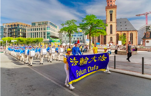 Image for article „Lasst eure Stimme immer lauter werden!“ – Frankfurter solidarisieren sich mit den Falun-Dafa-Praktizierenden