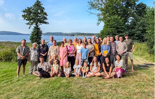 Image for article Schweden: Ein Sommercamp in Uddevalla, wo Meister Li vor über 30 Jahren einen Vortrag hielt