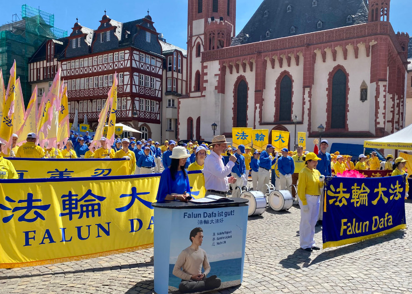 Image for article Frankfurt: Große Zustimmung für Kundgebung und Marsch gegen die Verfolgung von Falun Dafa