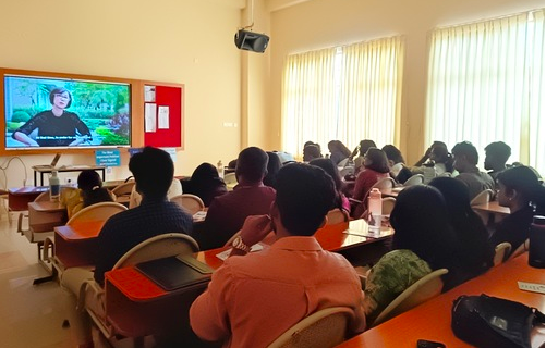 Image for article Indien: 200 Studenten und Lehrer erfahren von Verfolgung und Organzwangsentnahmen durch Chinas Regime