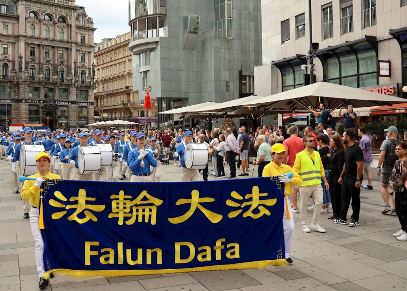 Image for article Wien: Große Unterstützung der Öffentlichkeit für Falun Dafa