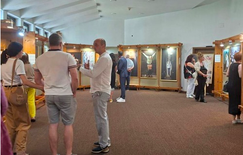 Image for article Bulgarien: Kunstliebhaber und Akademiker würdigen „Die Kunst von Zhen Shan Ren“