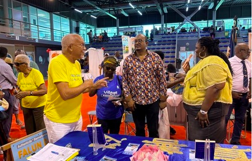Image for article Guadeloupe: Besucher von Vereinsveranstaltungen lernen Falun Dafa kennen