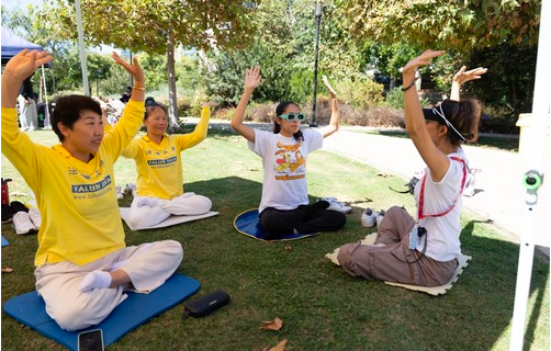 Image for article San Diego, Kalifornien: „Ich schätze die Werte, die Falun Dafa in die Welt bringt“